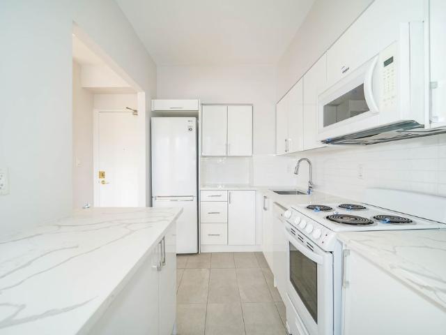 For Lease 490 Eglinton Avenue Unit# 805, Toronto, Ontario