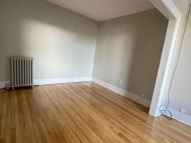For Lease 4 1/2 Russell Street Unit# 3, Smiths Falls, Ontario