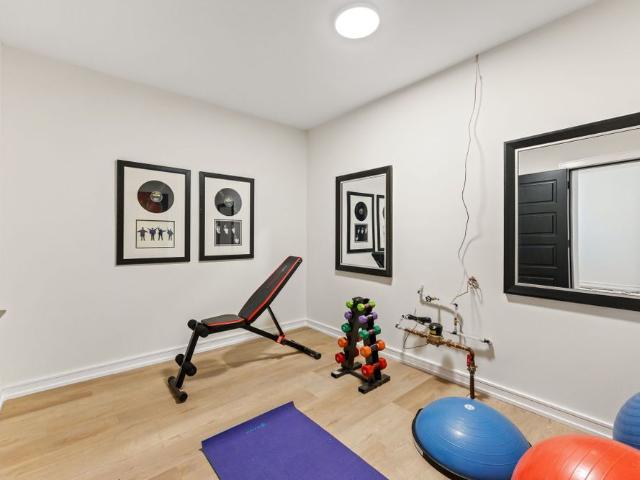 For Lease 4 Drake Crescent, Toronto, Ontario