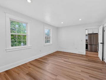 For Lease 4 Queen Street Unit# 1, Niagara on the Lake, Ontario