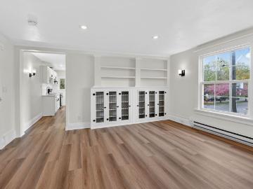 For Lease 4 Queen Street Unit# 2, Niagara on the Lake, Ontario