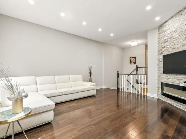 For Lease 5053 Rundle Court, Mississauga, Ontario
