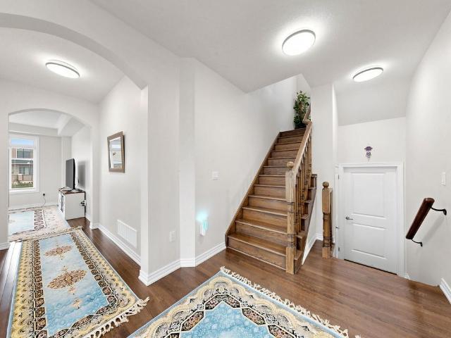 For Lease 500 Mcgregor Farm Trail, Newmarket, Ontario