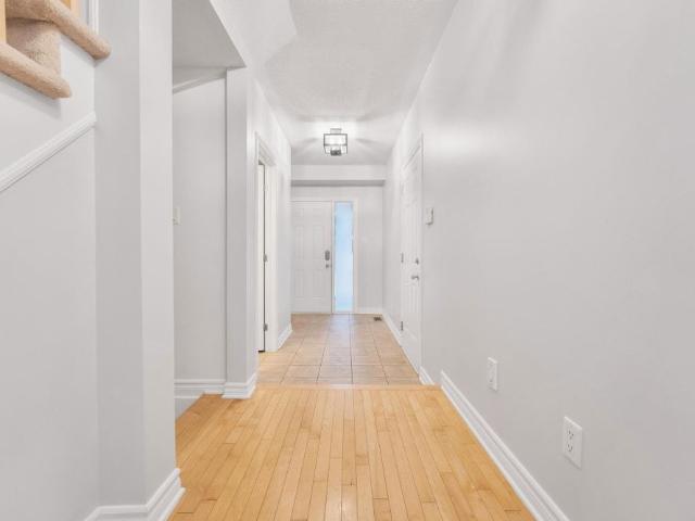For Lease 514 Cherokee Way, Stittsville Munster Richmond, Ontario