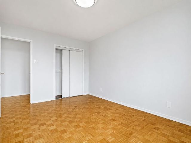 For Lease 525 Eglinton Avenue Unit# 804, Toronto, Ontario