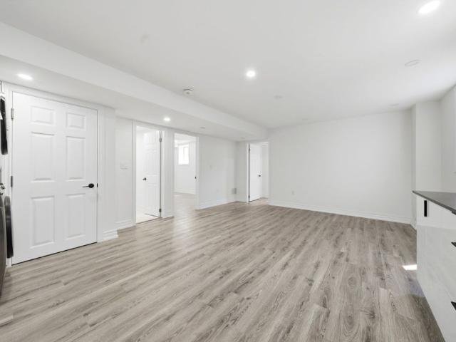 For Lease 55 Bartram Crescent Unit# B, Bradford West Gwillimbury, Ontario