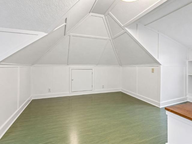 For Lease 568 Golden Avenue, Carlingwood Westboro and Area, Ontario