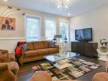 For Lease 56 1 Florence Street, Huntsville, Ontario