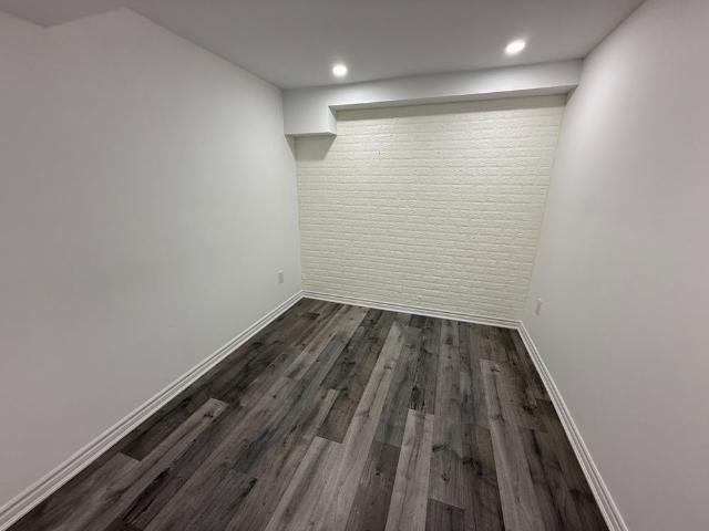 For Lease 586 Sweetwater Crescent Unit# BASEMENT, Newmarket, Ontario