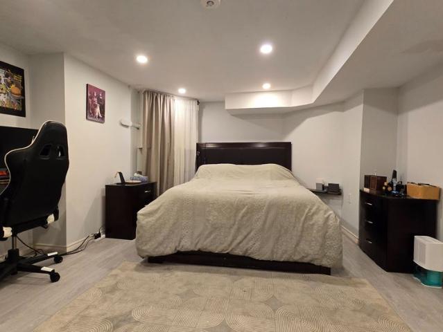 For Lease 58 Closs Square Unit# B, Aurora, Ontario