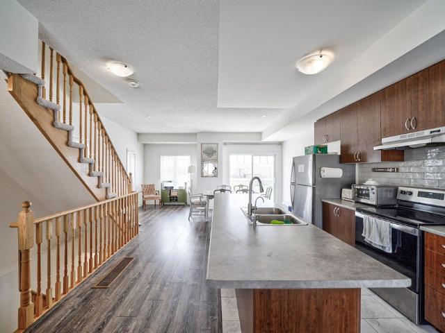 For Lease 59 Shelburne Avenue, Wasaga Beach, Ontario