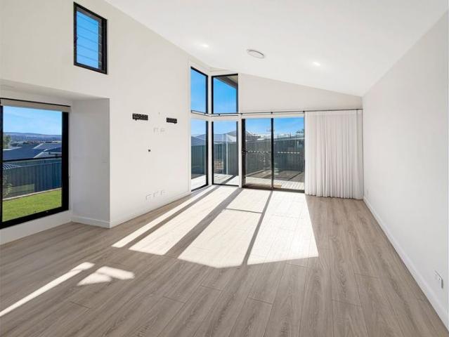 FOR LEASE | 5 Lockwood Rise, Kelso