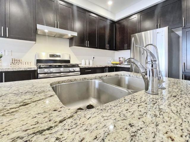 For Lease 60 Falconridge Terrace, East Gwillimbury, Ontario
