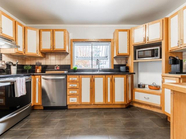 For Lease 60 Lake Avenue Drive, Hamilton, Ontario