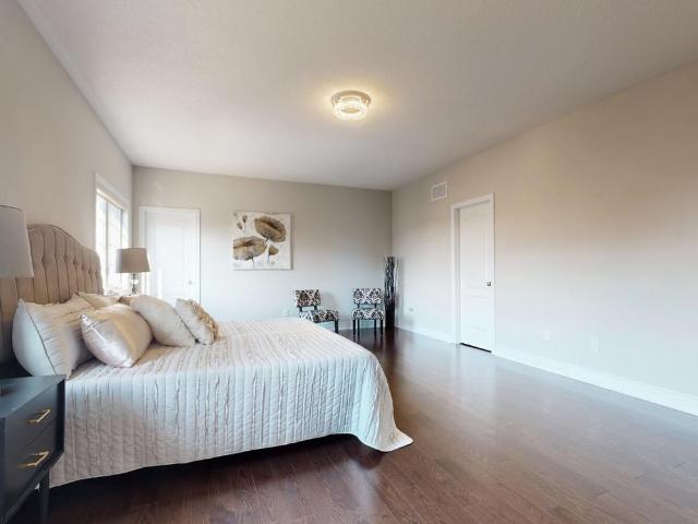 For Lease 61 Match Point Court, Aurora, Ontario