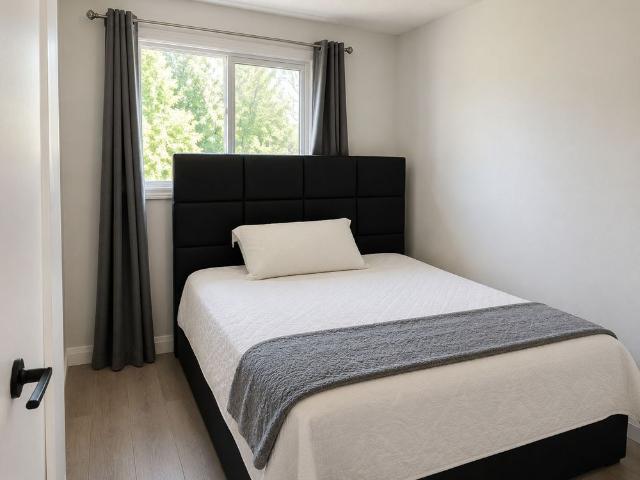 For Lease 64 Chapel Hill Crescent Unit# upper, Welland, Ontario