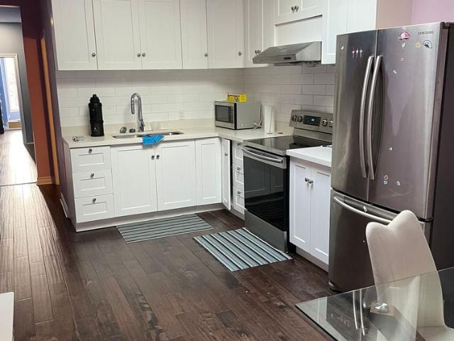 For Lease 670 Dundas Street, Toronto, Ontario