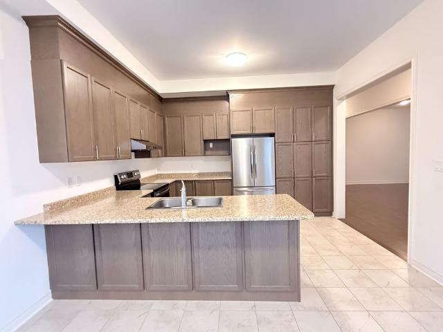 For Lease 69 Tupling Street, Bradford West Gwillimbury, Ontario