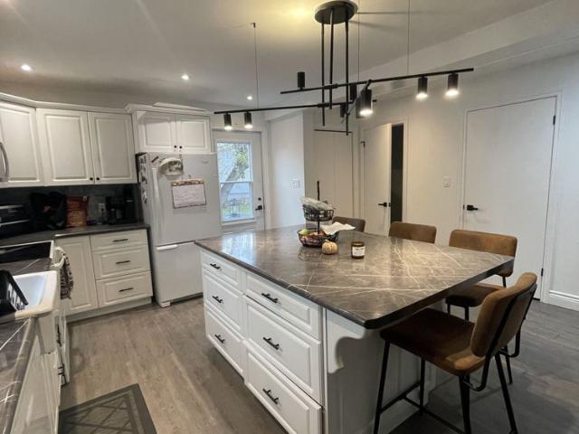 For Lease 6 Stone Street, Springwater, Ontario