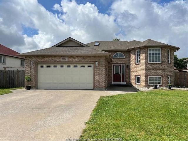 For Lease 709 HAVENS Drive Unit# LOWER, Windsor, Ontario