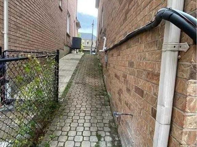 For Lease 70 Skywood Drive Unit# Bsmt, Richmond Hill, Ontario