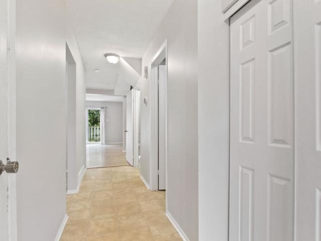 For Lease 75 CLARKSON Crescent, Kanata, Ontario
