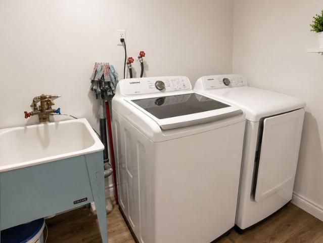 For Lease 75 Aragon Avenue Unit# Bsmt, Toronto, Ontario