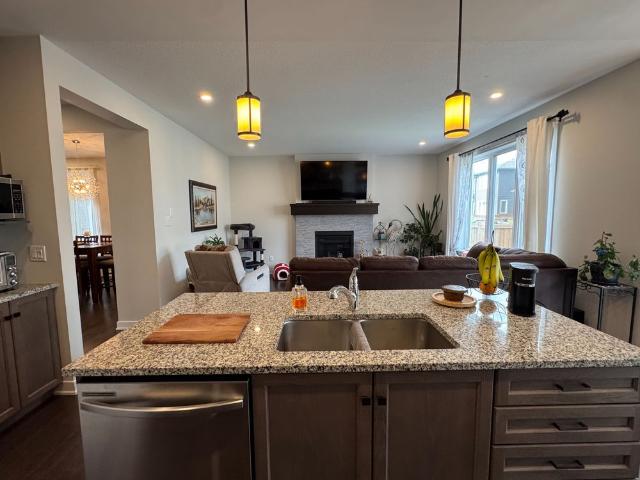 For Lease 802 SENDERO Way, Stittsville Munster Richmond, Ontario