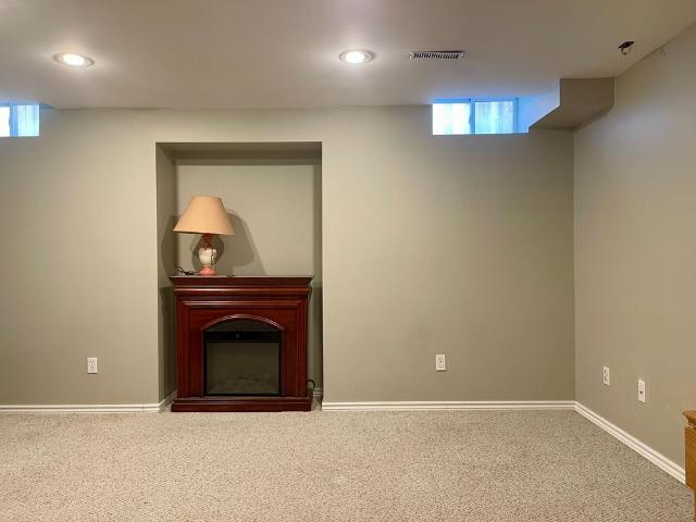 For Lease 824 College Manor Drive Unit# Lower, Newmarket, Ontario