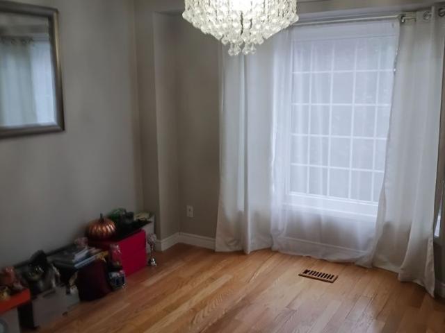 For Lease 82 Mosaics Avenue, Aurora, Ontario