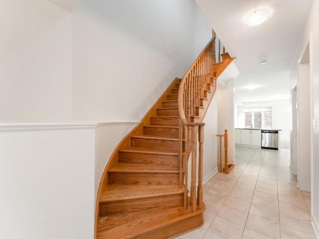 For Lease 84 Fortis Crescent, Bradford West Gwillimbury, Ontario