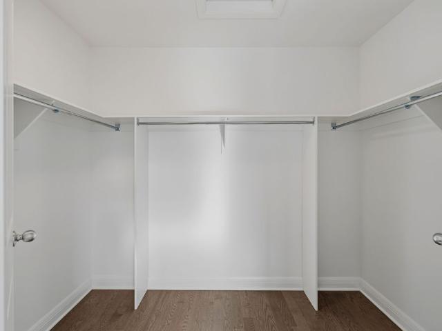 For Lease 877 Moses Tennisco Street, Manor Park Cardinal Glen and Area, Ontario