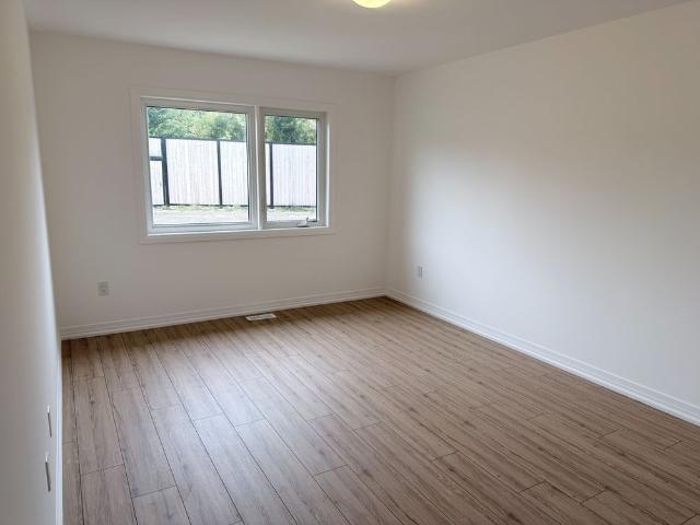 For Lease 89 FLAN Boulevard, Barrie, Ontario