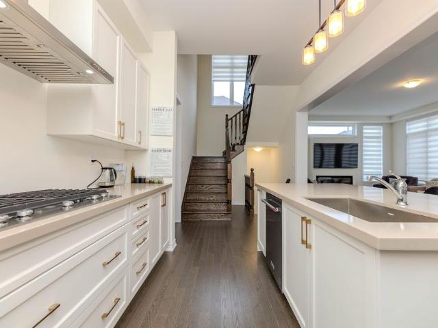 For Lease 89 Halldorson Avenue, Aurora, Ontario