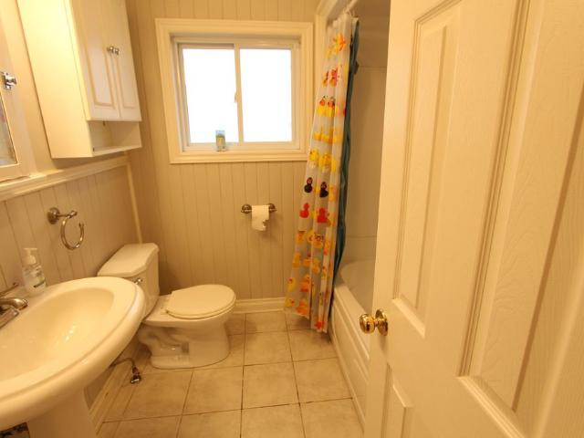 For Lease 8 Meadowland Avenue Unit# Upper Unit, Barrie, Ontario
