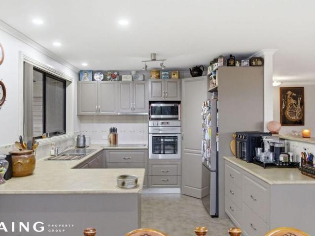 FOR LEASE 8 Mountain View Rise