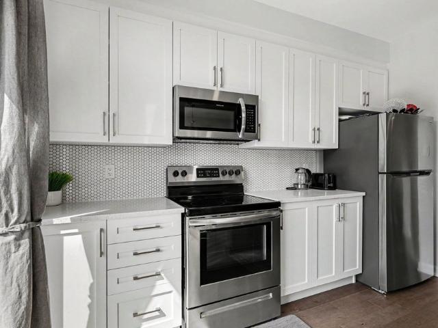 For Lease 906 Lixnaw Court, Barrhaven, Ontario