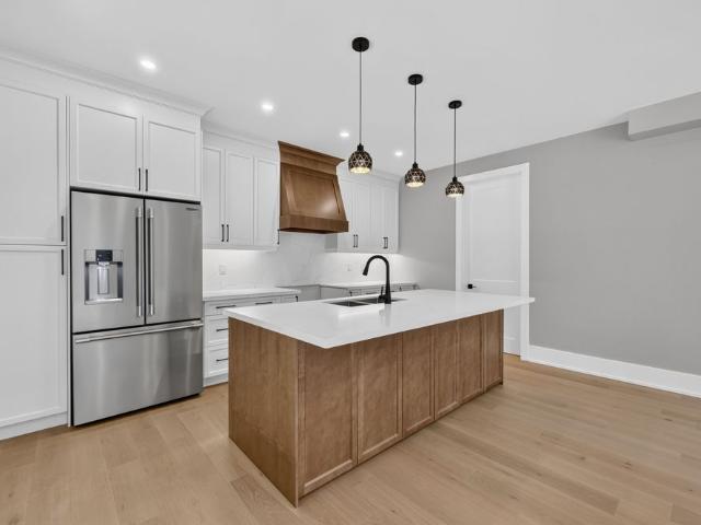 For Lease 929 7th Line Unit# Upper, Innisfil, Ontario