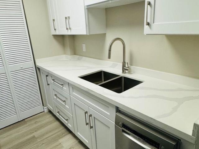 For Lease 921 Armour Road Unit# 114, Peterborough, Ontario