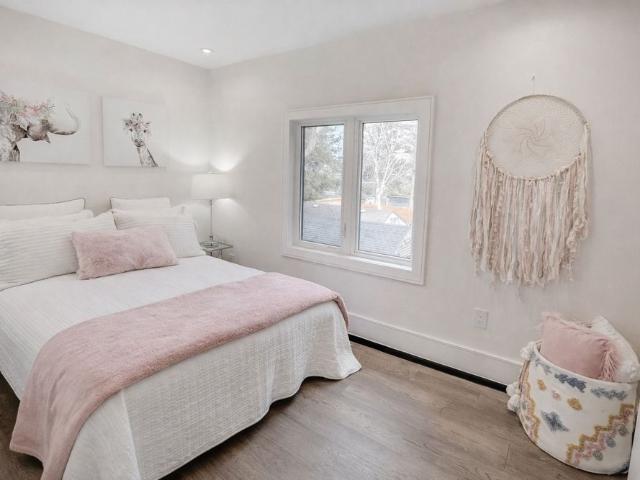 For Lease 94 Lake Crescent, Toronto, Ontario