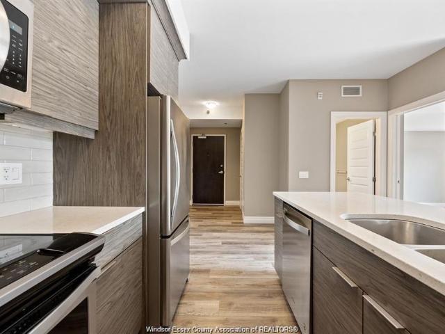 For Lease 955 OUELLETTE Avenue Unit# 305, Windsor, Ontario