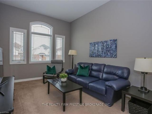 For Lease 950 Oakcrossing Road Unit# Upper, London North, Ontario