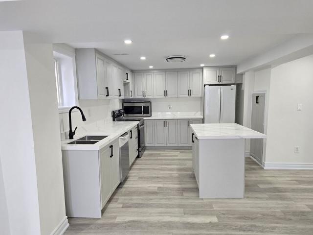 For Lease 95 Browning Trail Unit# LOWER, Barrie, Ontario
