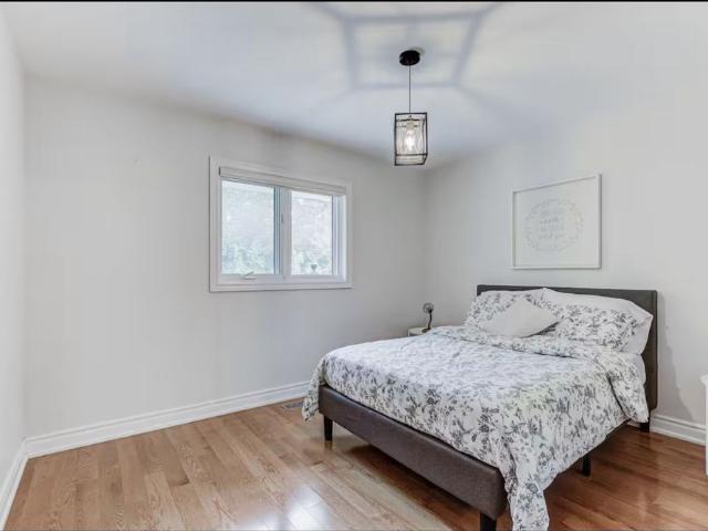 For Lease 96 Wyndcliff Crescent Unit# Main, Toronto, Ontario