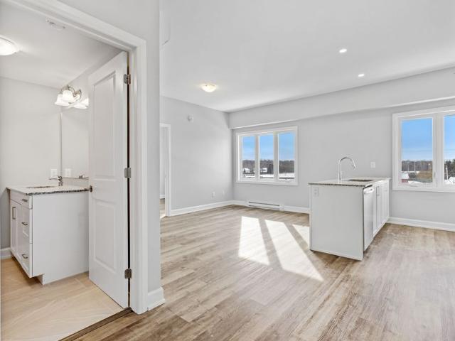 For Lease 979 North Russell Road Unit# 305, Russell, Ontario