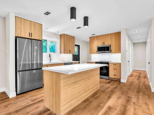For Lease 986 Srigley Street Unit# 1, Newmarket, Ontario