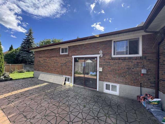 For Lease 98 Sonmore Drive, Toronto, Ontario