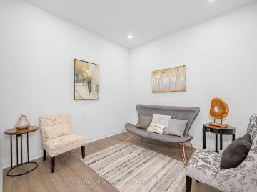 For Lease 99 Louisa Street Unit# 218, Kawartha Lakes, Ontario