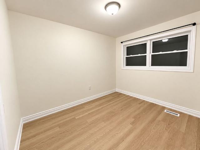 For Lease 9 Grenadier Drive, Hamilton, Ontario