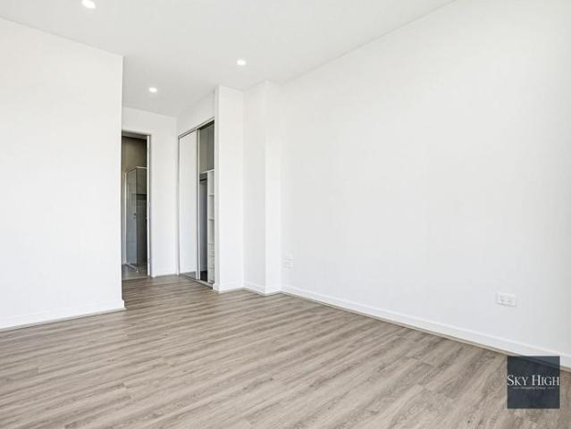 FOR LEASE! Brand New Multilevel 5 bed Townhouse in Box hill